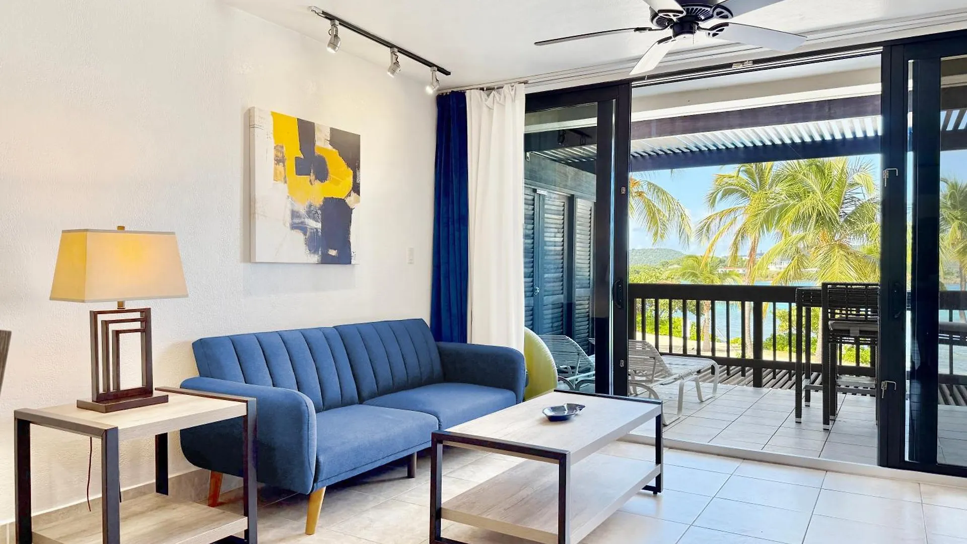 Апартаменты Sapphire Beach Beachfront Condo Free Wi - Fi! - Save! East End
