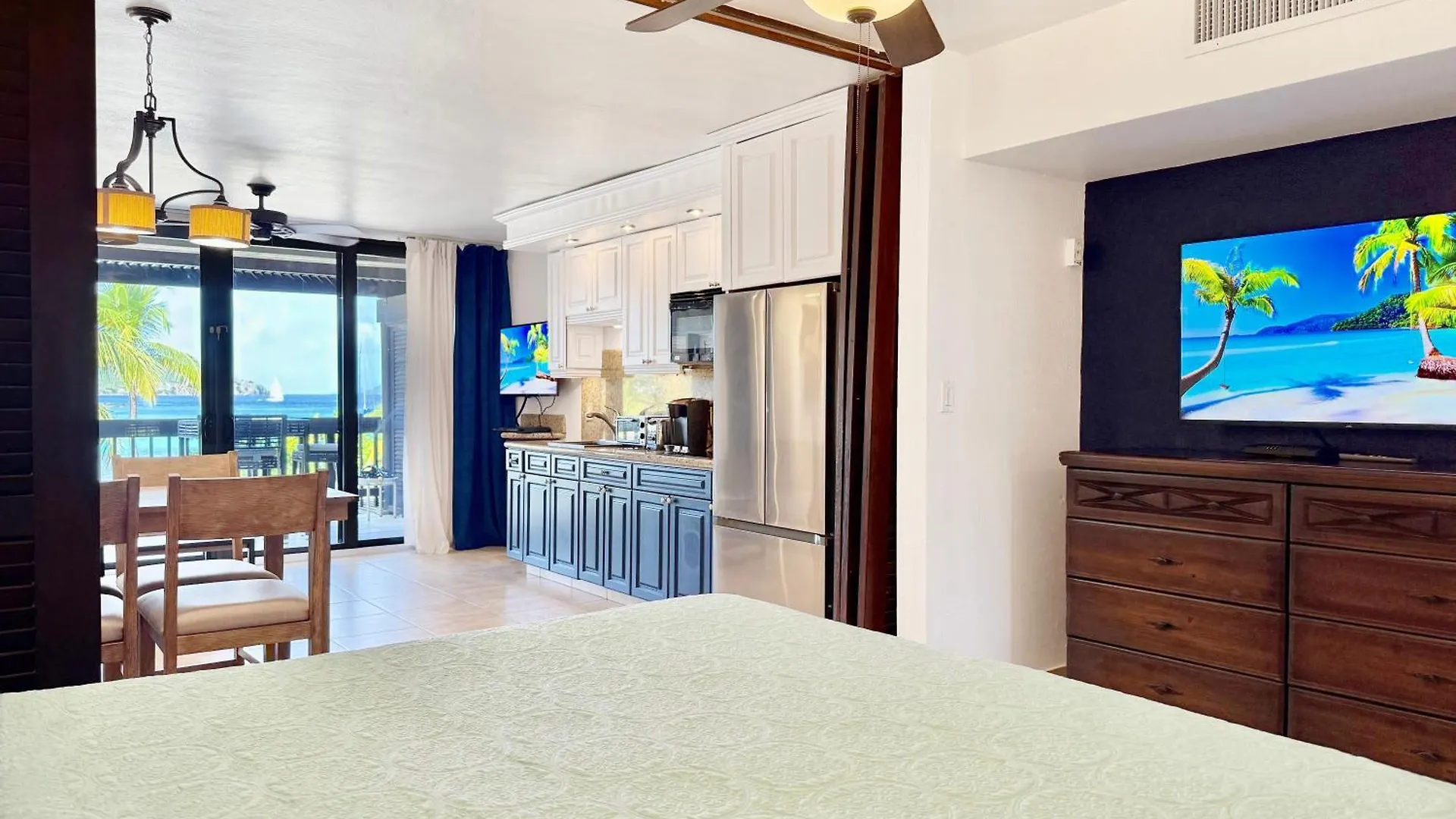 Sapphire Beach Beachfront Condo Free Wi - Fi! - Save! East End  Апартаменты